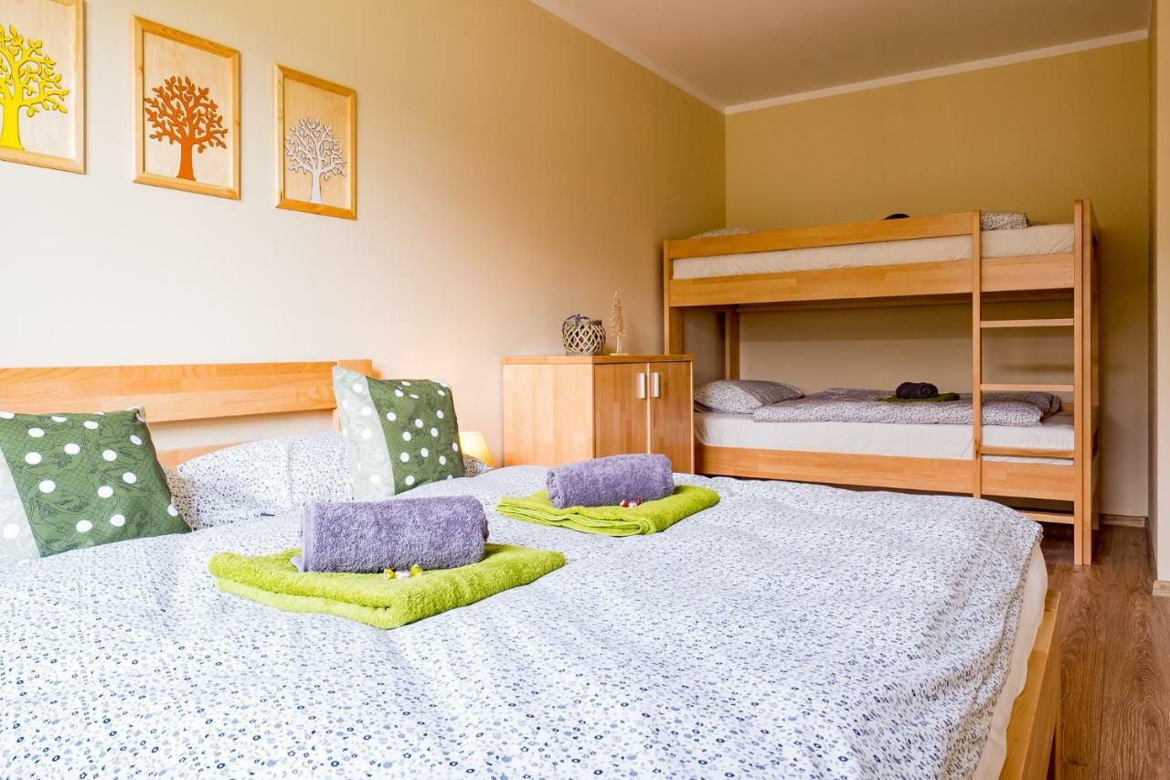 Appartamento Elejan Bešeňová Esterno foto