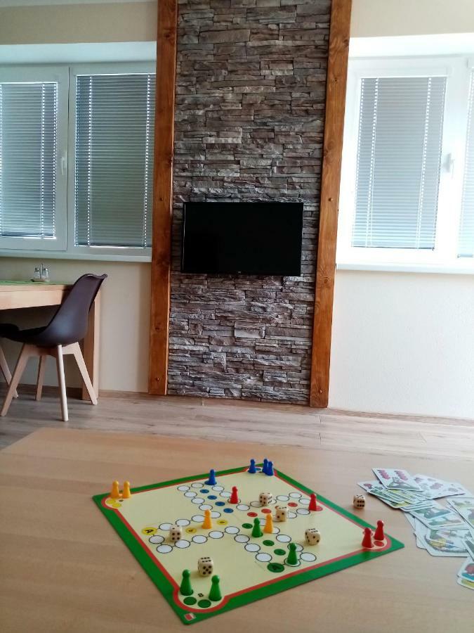 Appartamento Elejan Bešeňová Esterno foto