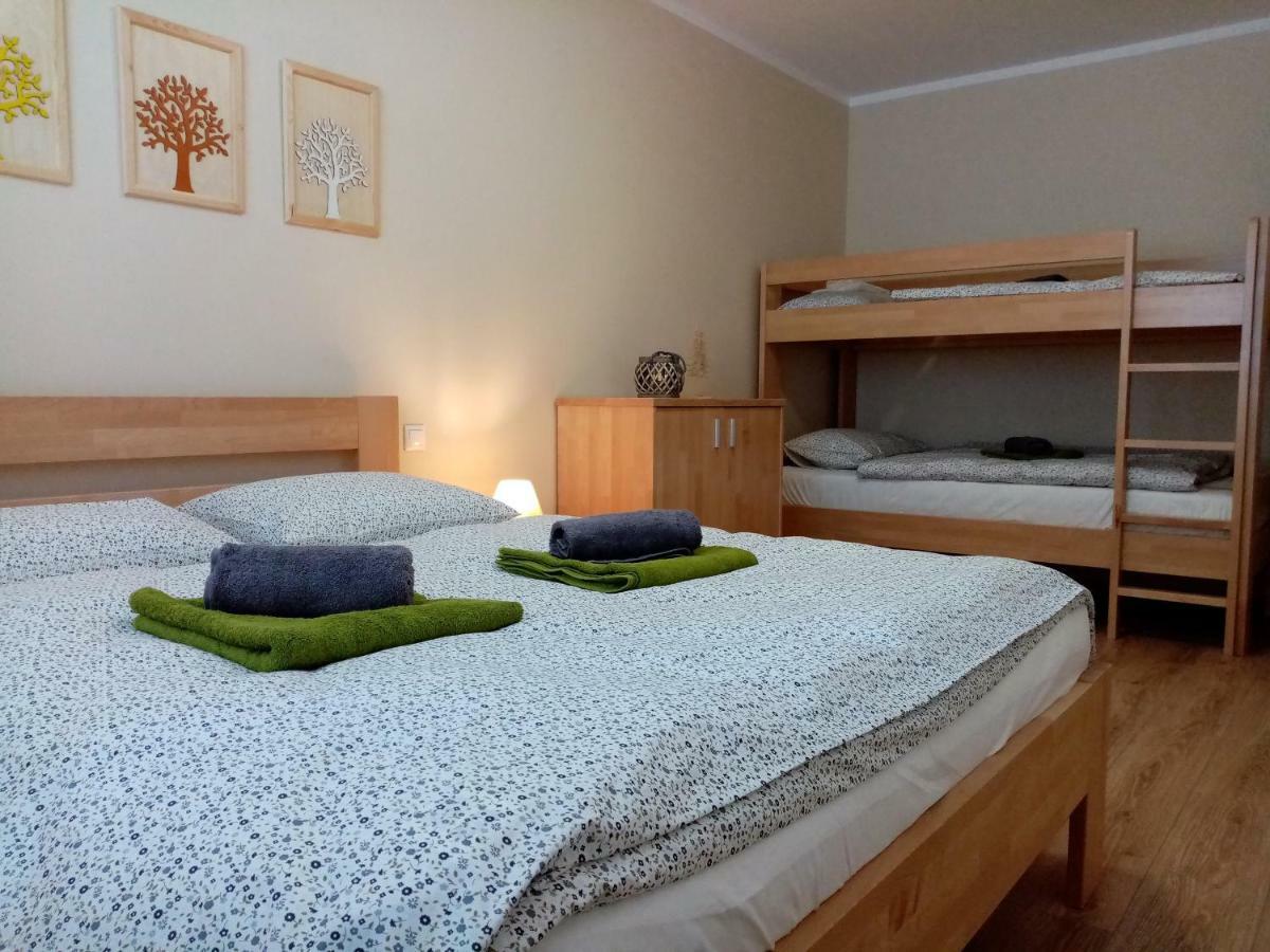 Appartamento Elejan Bešeňová Esterno foto