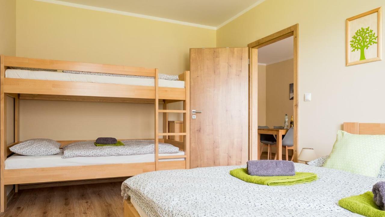 Appartamento Elejan Bešeňová Esterno foto